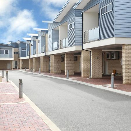 Nesuto Geraldton Aparthotel Buitenkant foto