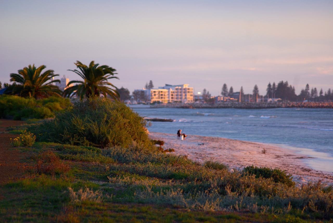 Nesuto Geraldton Aparthotel Buitenkant foto
